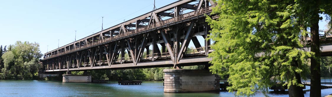 Bild der Stahlbrücke von Sesto Calende